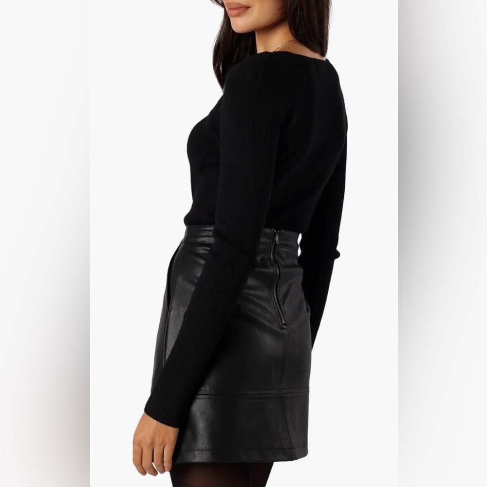 Petal & Pup Black Cutout Rib Knit Long Sleeve Top size Large - Picture 2 of 13